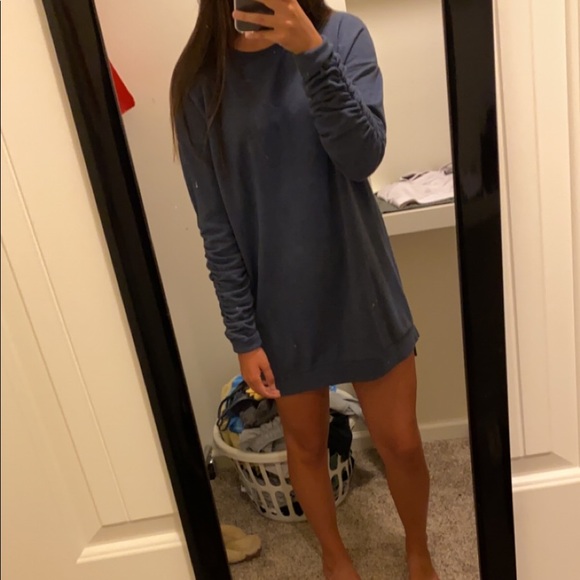 Dresses & Skirts - Navy long sleeve dress